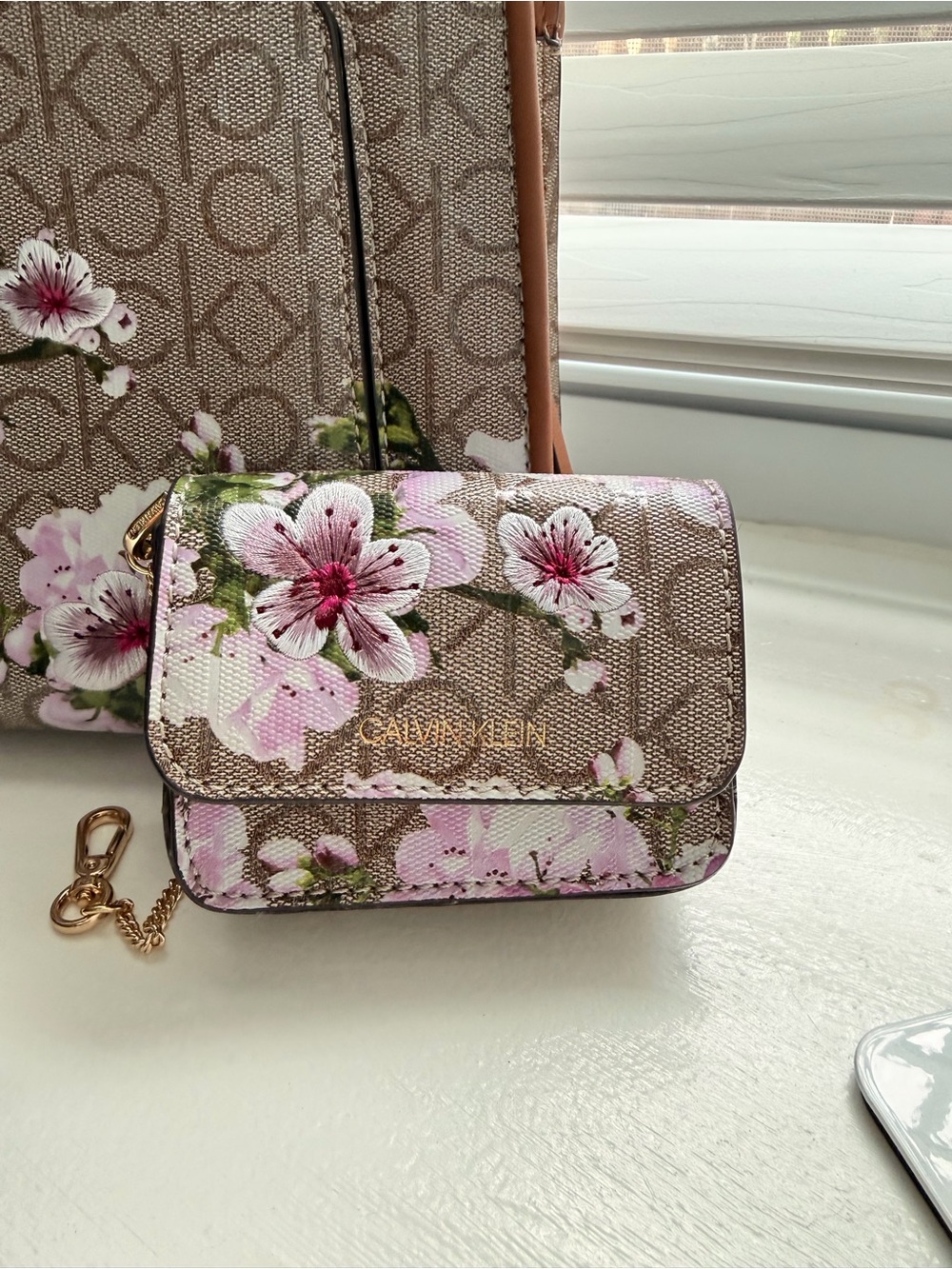 Calvin Klein Handbag & Coin Pouch - Picture 5 of 5